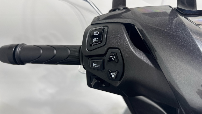 (23MY) Honda SH125i with Top Box